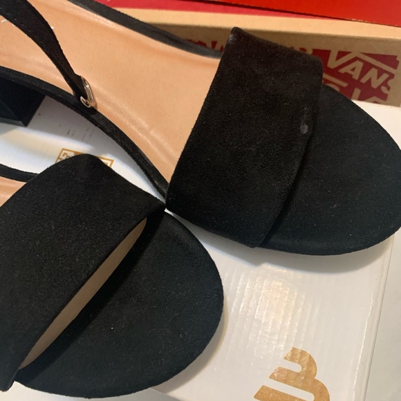 black velvet heels - Picture 2 of 4